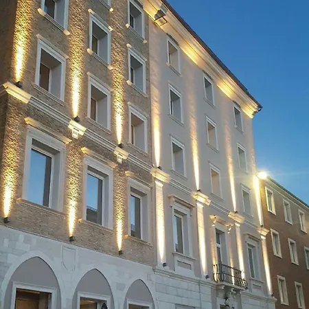 Grand Palace Hotel
