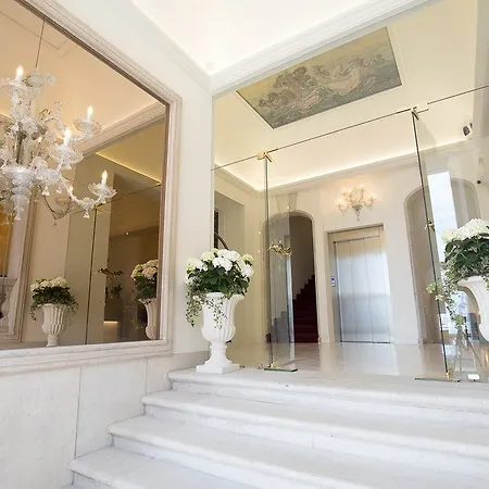 Hotel Grand Palace 4*