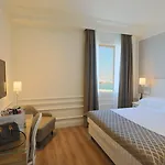 Grand Palace Hotell 4*