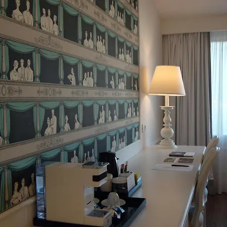 Grand Palace מלון 4*
