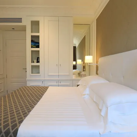 Grand Palace מלון 4*