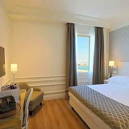 Grand Palace Hotel 4*