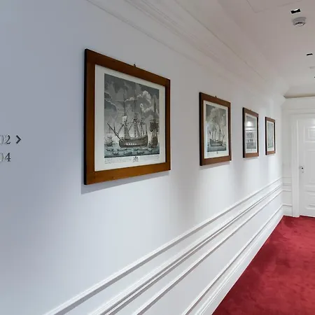 Grand Palace מלון 4*
