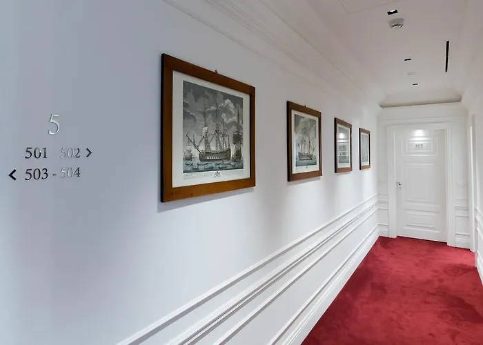 Grand Palace Hotell 4*